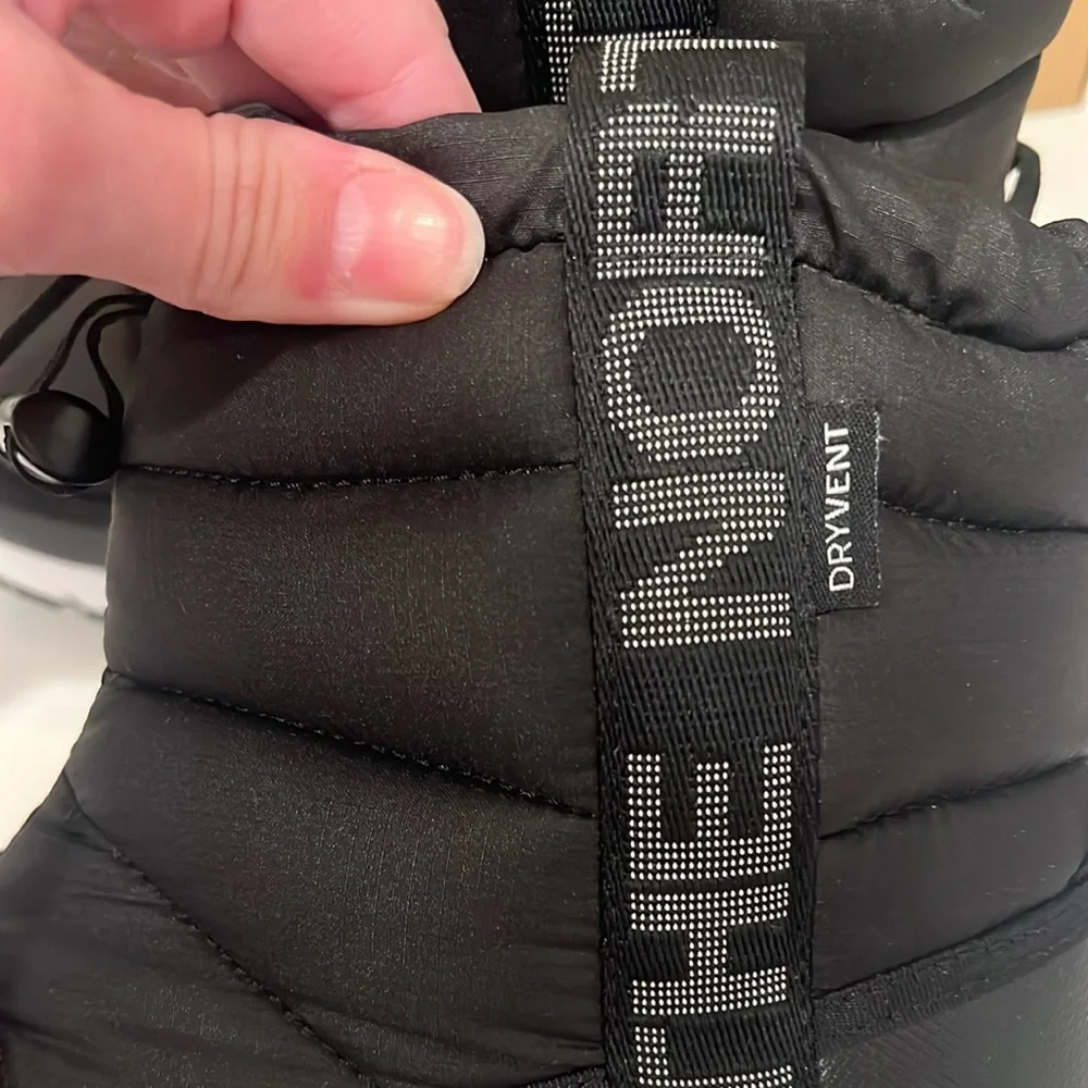 Like New! The North Face Kids' ThermoBall Pull-On Waterproof Boots! Size 4